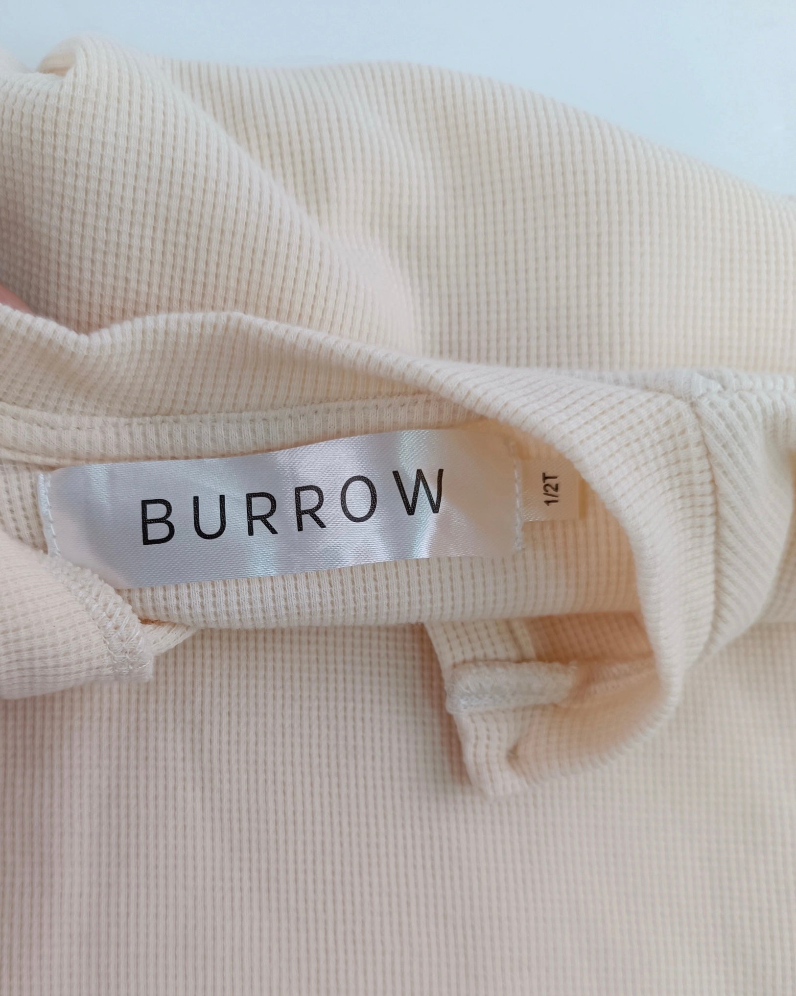 Lily & Burrow 